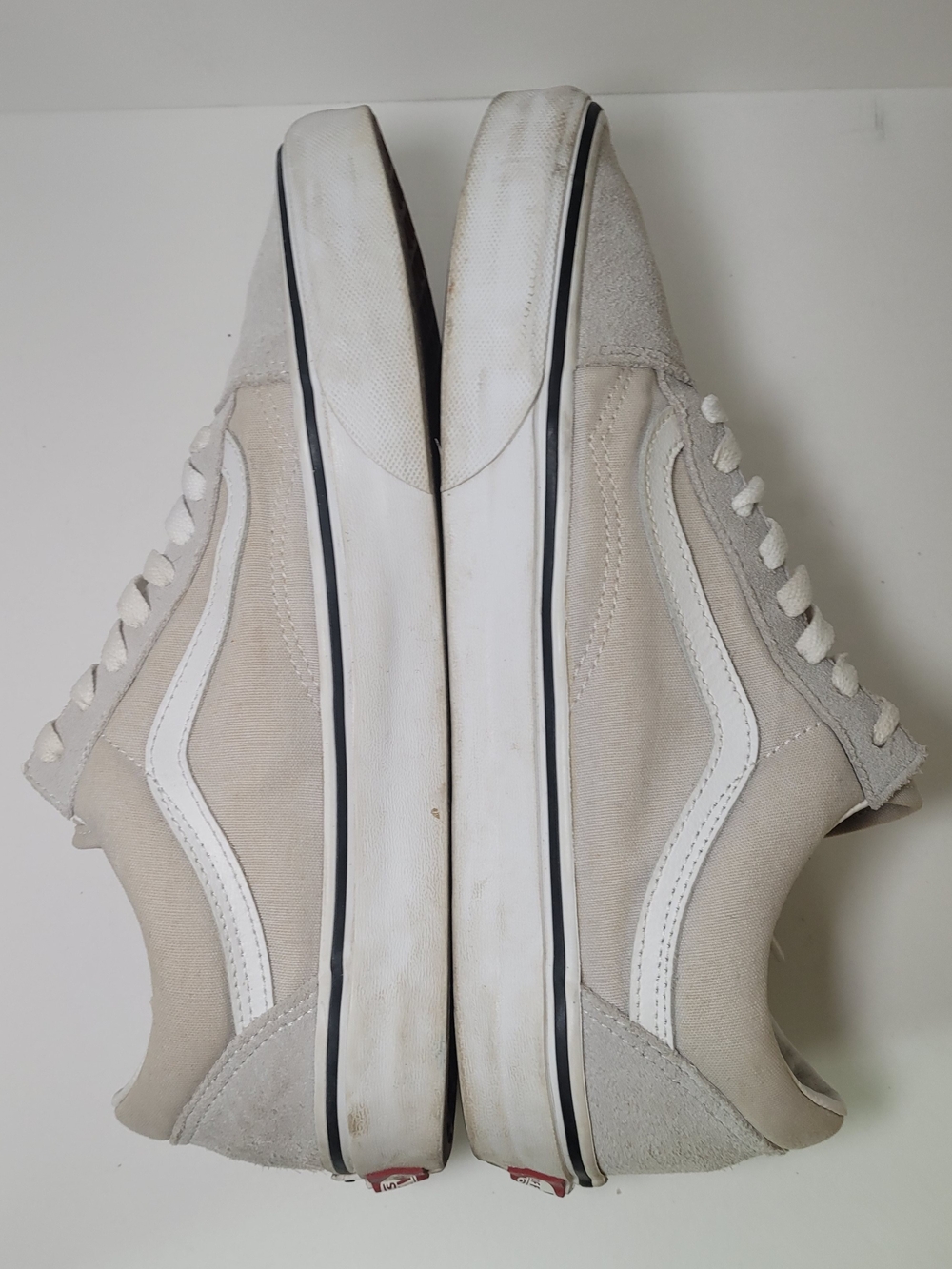 Men's Low-Top Canvas Suede Vans in Beige and White Size 9.5